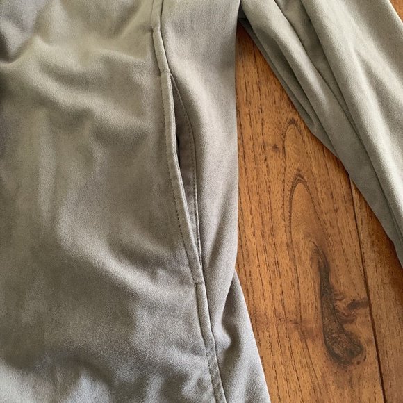 KUT from the Kloth Tayanita Faux Suede Drape Front Jacket size L Taupe - Picture 8 of 15